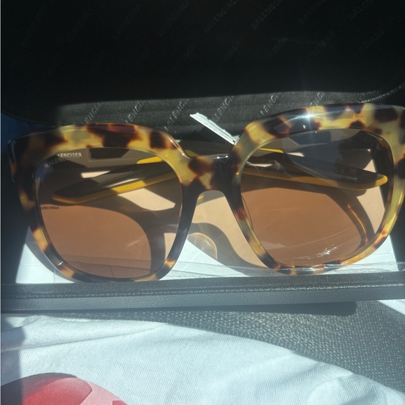 Balenciaga Tortoise Frame Sunglasses with Brown Lenses - Picture 1 of 5